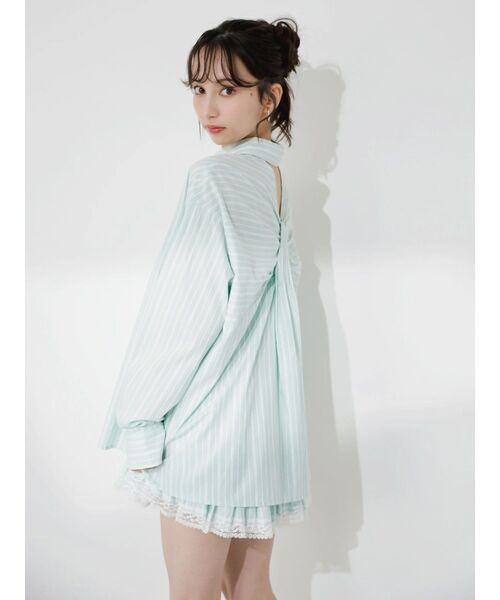 dazzlin（ダズリン）の「バックリボンオーバーシャツ（シャツ/ブラウス・レディース・ミント/ブルー/オフホワイト/ブラウン・FREE）」の13枚目の写真