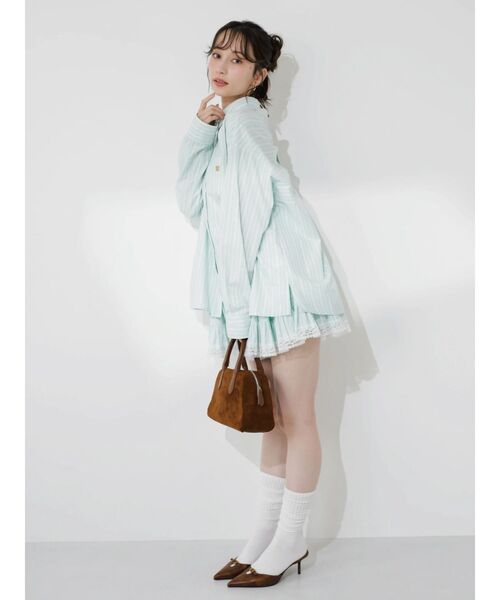 dazzlin（ダズリン）の「バックリボンオーバーシャツ（シャツ/ブラウス・レディース・ミント/ブルー/オフホワイト/ブラウン・FREE）」の16枚目の写真