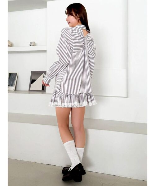 dazzlin（ダズリン）の「バックリボンオーバーシャツ（シャツ/ブラウス・レディース・ミント/ブルー/オフホワイト/ブラウン・FREE）」の12枚目の写真