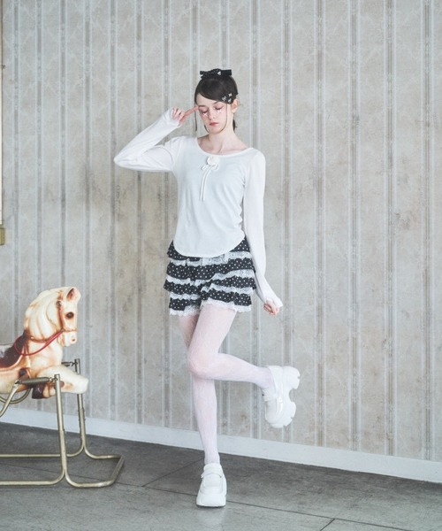 Lovilyn(ラヴィリン)の「スウィートドットフリルショートパンツ(その他パンツ・レディース・ホワイト/ライトグレー/ブラック・SMALL/MEDIUM)」の16枚目の写真