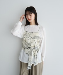 YECCA VECCA（イェッカヴェッカ）の「スカーフ柄オーバーキャミ（キャミソール）」