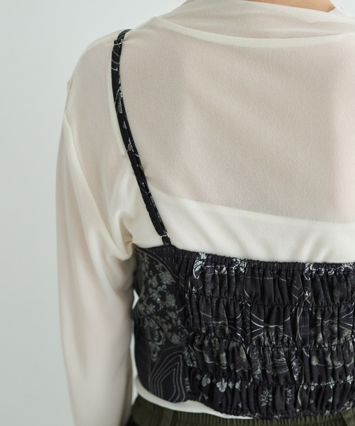 YECCA VECCA（イェッカヴェッカ）の「スカーフ柄オーバーキャミ（キャミソール・レディース・アイボリー/ブラック・FREE）」の8枚目の写真
