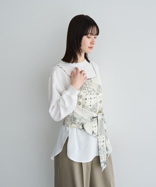 YECCA VECCA（イェッカヴェッカ）の「スカーフ柄オーバーキャミ（キャミソール・レディース・アイボリー/ブラック・FREE）」の14枚目の写真