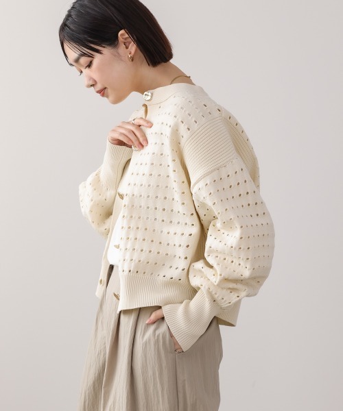 Bou Jeloud(ブージュルード)の「前後2WAY軽量メッシュ編ニットカーディガン(カーディガン/ボレロ・レディース・アイボリー/ブラック/オレンジ・FREE)」の7枚目の写真