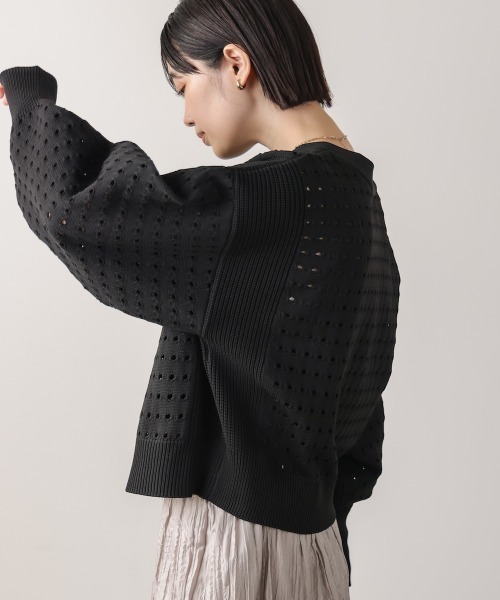Bou Jeloud(ブージュルード)の「前後2WAY軽量メッシュ編ニットカーディガン(カーディガン/ボレロ・レディース・アイボリー/ブラック/オレンジ・FREE)」の20枚目の写真