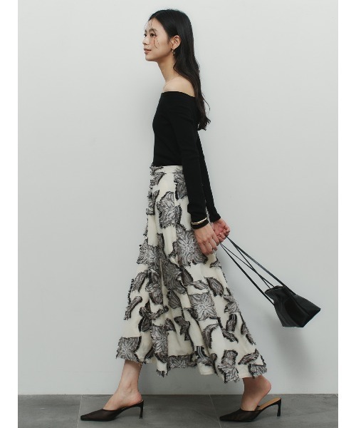 anuans（アニュアンス）の「ボタニカルフラワーカットジャガードスカート（スカート・レディース・ベージュ・MEDIUM/SMALL）」の4枚目の写真