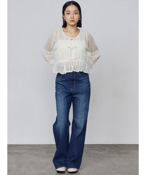 EMODA（エモダ）の「ミニマルジャストウエストフレアデニム（デニムパンツ・レディース・ライトブルー/インディゴブルー・X-SMALL/SMALL/MEDIUM）」の16枚目の写真