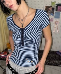 Vネックボーダーアイレット付きTシャツ