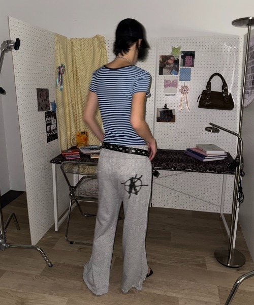 SHAGGIE(シャギー)の「Vネックボーダーアイレット付きTシャツ(Tシャツ/カットソー・レディース・ブラック/グレー/ブルー・FREE)」の11枚目の写真