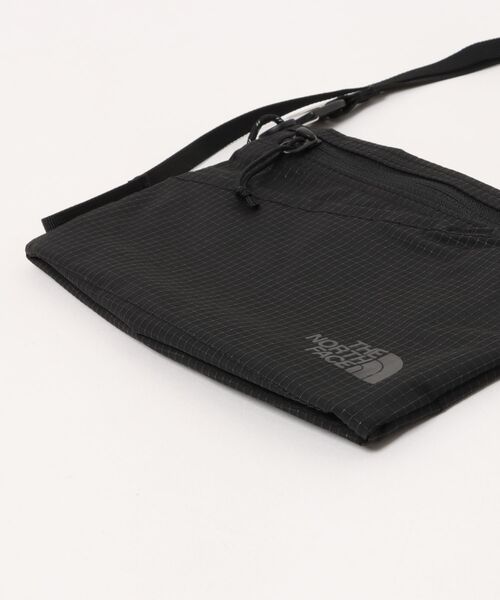 THE NORTH FACE(ザノースフェイス)の「【THE NORTH FACE/ザ ノースフェイス】ラフターポーチS SP(ショルダーバッグ・メンズ・ブラック・FREE)」の3枚目の写真