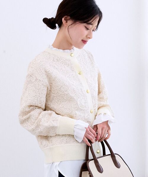le.coeur blanc(ルクールブラン)の「コード刺しゅうレースカーデ(カーディガン/ボレロ・レディース・アイボリー/ネイビー・38)」の8枚目の写真