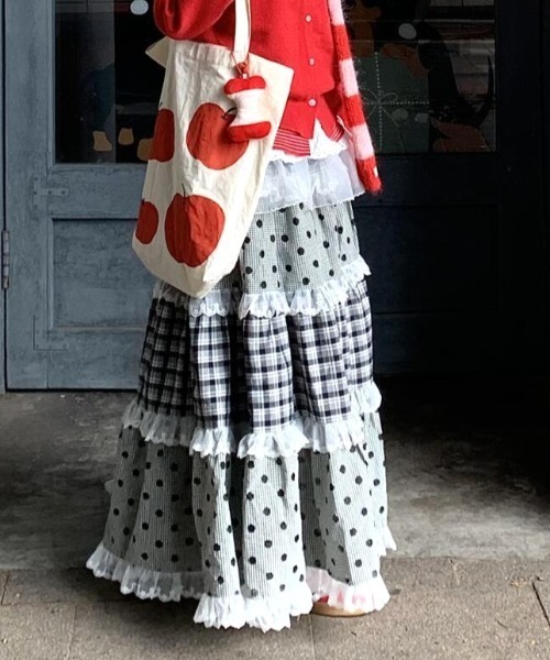 Vipoa（ヴィポア）の「Multi check dot long skirt（スカート・レディース・グレー系その他・FREE）」の2枚目の写真
