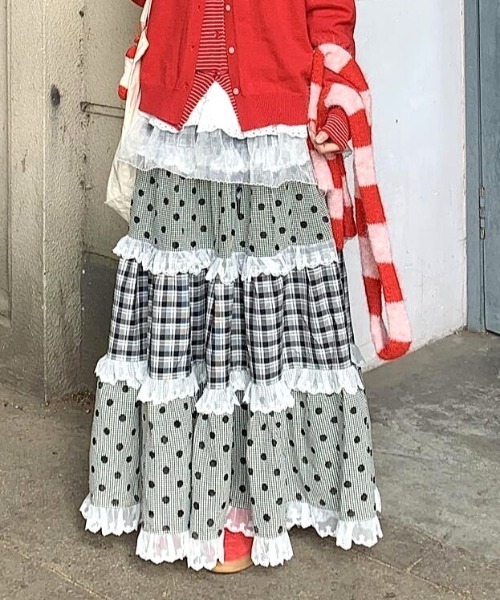 Vipoa（ヴィポア）の「Multi check dot long skirt（スカート・レディース・グレー系その他・FREE）」の3枚目の写真