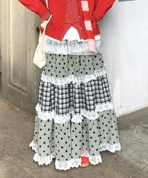 Vipoa（ヴィポア）の「Multi check dot long skirt（スカート・レディース・グレー系その他・FREE）」の4枚目の写真