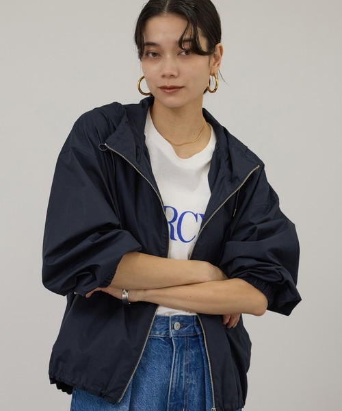 SALON adam et rope'（サロン アダム エ ロペ）の「コーティングフーディーブルゾン / セットアップ対応（ブルゾン・レディース・ブルー系その他2/ホワイト・FREE）」の12枚目の写真