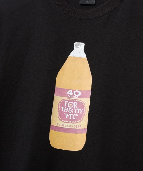 FTC（エフティーシー）の「40TH TEE / Artwork by Simon Evans.（Tシャツ/カットソー・メンズ・ホワイト/ブラック/ピンク・LARGE/X-LARGE/MEDIUM/SMALL）」の5枚目の写真