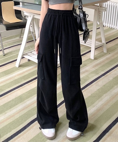 SallyLunn(サリーラン)の「サイドポケット スウェットカーゴパンツ(カーゴパンツ・レディース・ライトグレー/ブラック・LARGE/MEDIUM)」の2枚目の写真