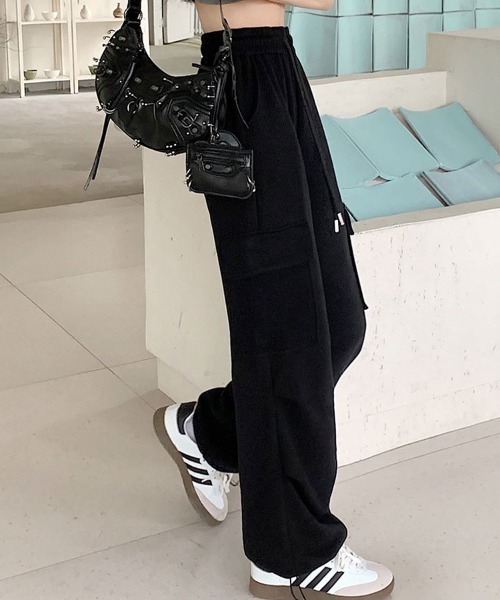 SallyLunn(サリーラン)の「サイドポケット スウェットカーゴパンツ(カーゴパンツ・レディース・ライトグレー/ブラック・LARGE/MEDIUM)」の10枚目の写真