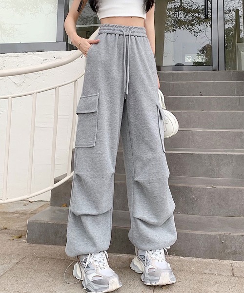 SallyLunn(サリーラン)の「サイドポケット スウェットカーゴパンツ(カーゴパンツ・レディース・ライトグレー/ブラック・LARGE/MEDIUM)」の11枚目の写真