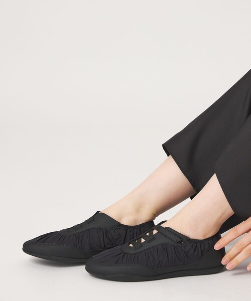 ODETTE E ODILE（オデットエオディール）の「ソフトギャザード スニーカー15↑（スニーカー・レディース・ブラック/レッド・35/36/37/38）」の4枚目の写真