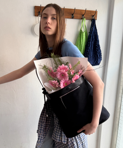 FIND KAPOOR（ファインドカプア）の「リバーシブルエナバッグ34 - 2カラー（ショルダーバッグ・レディース・オリーブ/ブラック・FREE）」の4枚目の写真