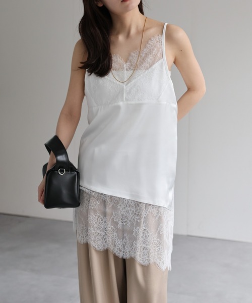 model：156cm 着用サイズ：FREE
※裾がアシンメトリーデザインです。