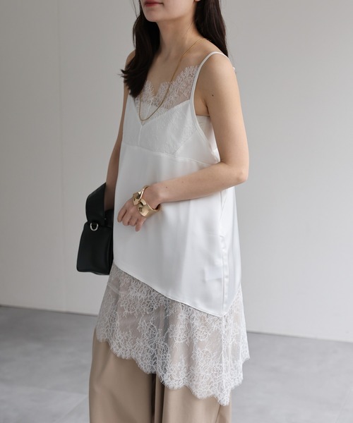 model：156cm 着用サイズ：FREE
※裾がアシンメトリーデザインです。