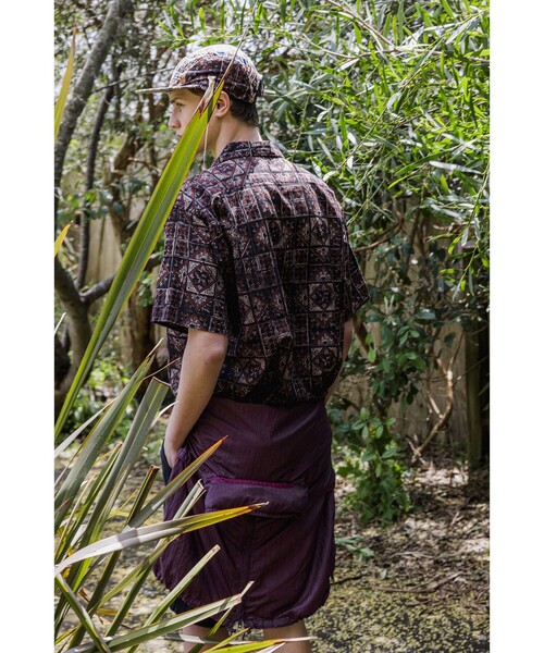 BEAMS PLUS(ビームスプラス)の「Open Collar Block Print ④(シャツ/ブラウス・メンズ・ブラウン/パープル・LARGE/X-LARGE/SMALL/MEDIUM)」の5枚目の写真