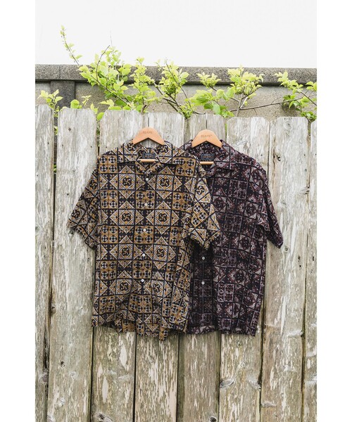 BEAMS PLUS(ビームスプラス)の「Open Collar Block Print ④(シャツ/ブラウス・メンズ・ブラウン/パープル・LARGE/X-LARGE/SMALL/MEDIUM)」の6枚目の写真