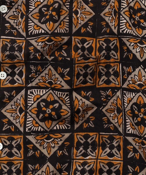 BEAMS PLUS(ビームスプラス)の「Open Collar Block Print ④(シャツ/ブラウス・メンズ・ブラウン/パープル・LARGE/X-LARGE/SMALL/MEDIUM)」の11枚目の写真