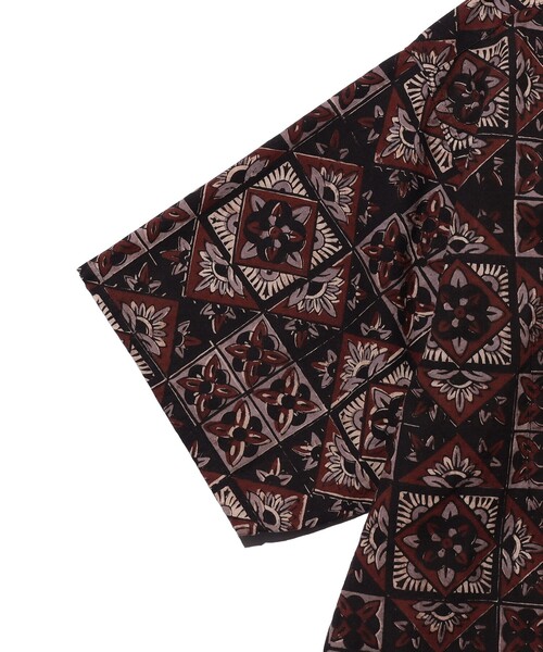 BEAMS PLUS(ビームスプラス)の「Open Collar Block Print ④(シャツ/ブラウス・メンズ・ブラウン/パープル・LARGE/X-LARGE/SMALL/MEDIUM)」の16枚目の写真
