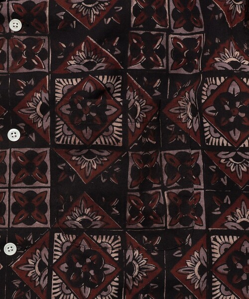 BEAMS PLUS(ビームスプラス)の「Open Collar Block Print ④(シャツ/ブラウス・メンズ・ブラウン/パープル・LARGE/X-LARGE/SMALL/MEDIUM)」の18枚目の写真