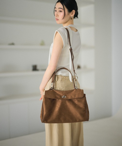 LAULEN（ローレン）の「2way suede touch twist buckle bag /2wayスウェード調ツイストバックルバッグ（ハンドバッグ・レディース・キャメル/ブラウン/ブラック・FREE）」の19枚目の写真