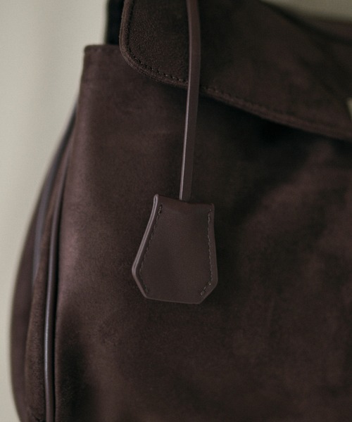 LAULEN（ローレン）の「2way suede touch twist buckle bag /2wayスウェード調ツイストバックルバッグ（ハンドバッグ・レディース・キャメル/ブラウン/ブラック・FREE）」の6枚目の写真