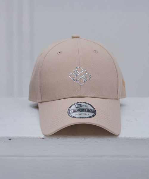 ROYAL PARTY(ロイヤルパーティー)の「【NEW ERA】9FORTYラインストーンフロントロゴキャップ(キャップ・レディース・ベージュ/ブラック・FREE)」の4枚目の写真
