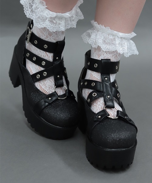 NIBBLE POISON(ニブルポイズン)の「ベルトデザインヒールパンプス(パンプス・レディース・ブラック・MEDIUM/LARGE)」の1枚目の写真