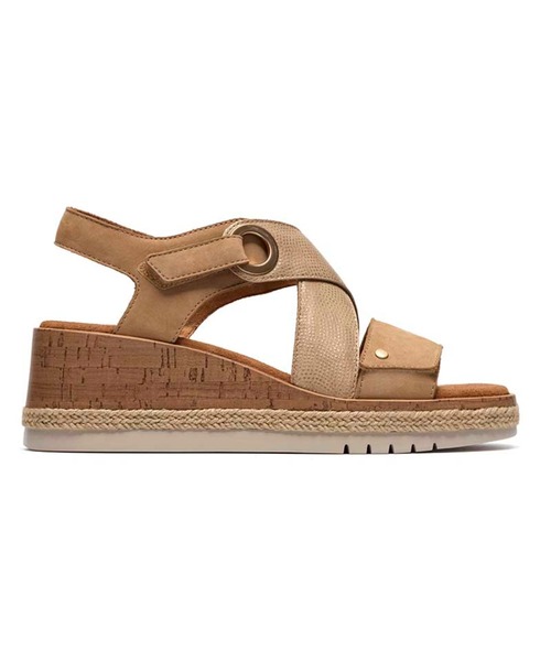 Clarks(クラークス)の「クラークス Kidiki Sun キディキサン サンダル(サンダル・レディース・ベージュ/ブラック・40/45/35/30/55/50)」の2枚目の写真