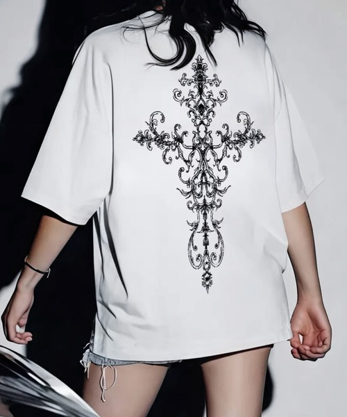 JOHNNY WOLF(ジョニーウルフ)の「ROA オーバーサイズ バッククロス Tシャツ(Tシャツ/カットソー・メンズ・ブラック/ホワイト・XL/L/M)」の1枚目の写真
