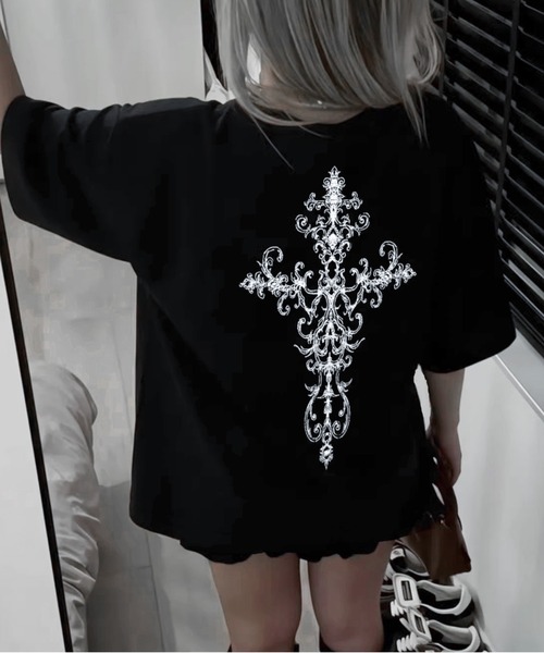 JOHNNY WOLF(ジョニーウルフ)の「ROA オーバーサイズ バッククロス Tシャツ(Tシャツ/カットソー・メンズ・ブラック/ホワイト・XL/L/M)」の5枚目の写真