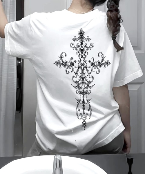 JOHNNY WOLF(ジョニーウルフ)の「ROA オーバーサイズ バッククロス Tシャツ(Tシャツ/カットソー・メンズ・ブラック/ホワイト・XL/L/M)」の11枚目の写真