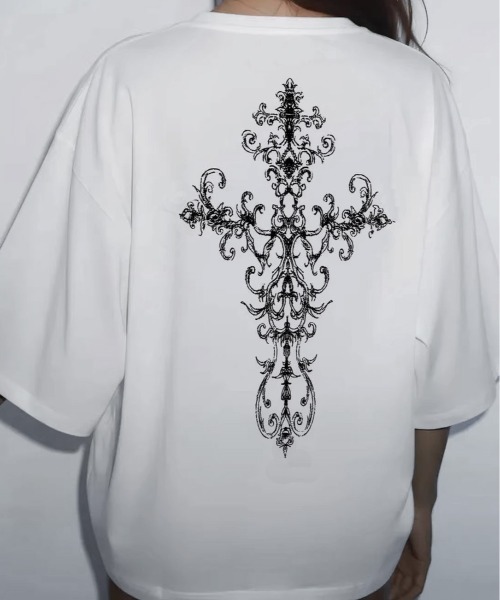 JOHNNY WOLF(ジョニーウルフ)の「ROA オーバーサイズ バッククロス Tシャツ(Tシャツ/カットソー・メンズ・ブラック/ホワイト・XL/L/M)」の12枚目の写真