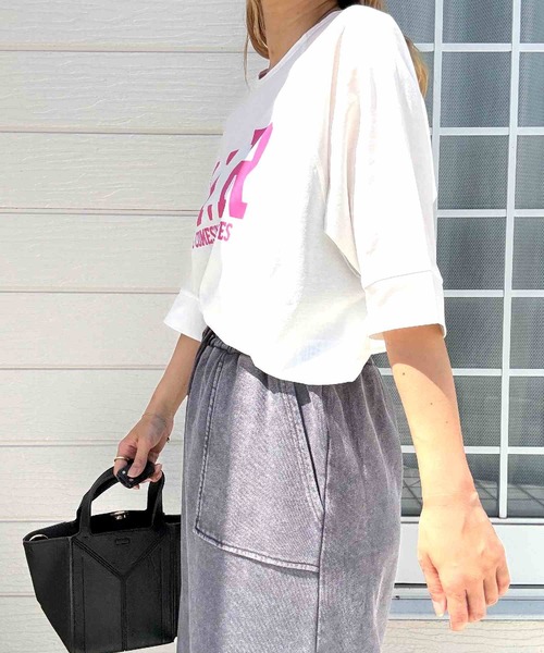 Q（キュー）の「シルケットロゴTシャツ（Tシャツ/カットソー・レディース・ホワイト/ライトグレー/レッド・MEDIUM）」の7枚目の写真
