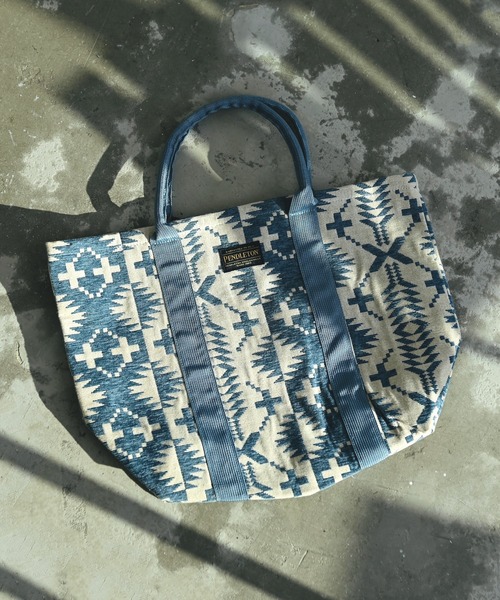 PENDLETON(ペンドルトン)の「PENDLETON ペンドルトン SPIDER ROCK GOBELINS LARGE TOTE BAG スパイダーロック ゴブラン ラージ トートバッグ(トートバッグ・レディース・ブラック/ブルー・FREE)」の1枚目の写真
