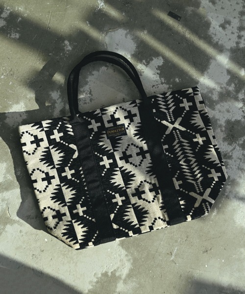 PENDLETON(ペンドルトン)の「PENDLETON ペンドルトン SPIDER ROCK GOBELINS LARGE TOTE BAG スパイダーロック ゴブラン ラージ トートバッグ(トートバッグ・レディース・ブラック/ブルー・FREE)」の2枚目の写真