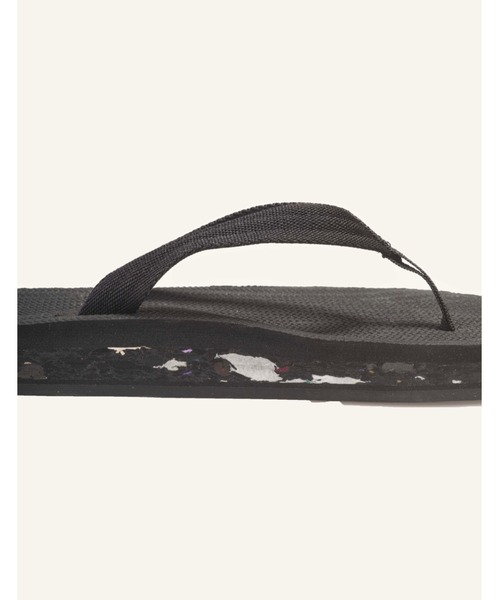 Maison Kitsune(メゾンキツネ)の「MAISON KITSUNE x INDOSOLE RIVERSOLE(サンダル・メンズ・ブラック・39/40/43/44/41/42)」の5枚目の写真
