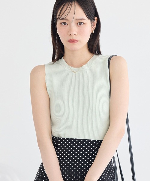 earth music&ecology(アースミュージックアンドエコロジー)の「前後2WAYスリット釦タンクトップ(タンクトップ・レディース・ブラック/ダークグレー/アイボリー/ミント・FREE)」の4枚目の写真