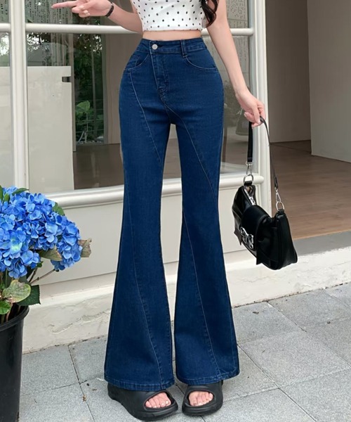 AMAJI(アマジ)の「フレアデニムパンツ(デニムパンツ・レディース・ブルー・SMALL/MEDIUM/LARGE/X-LARGE)」の3枚目の写真