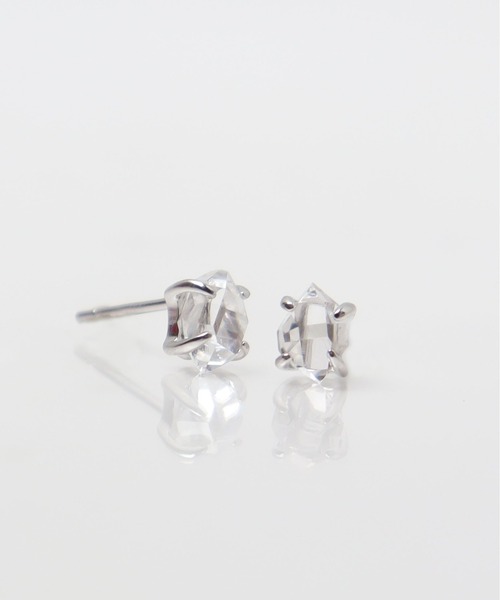 KU-CROISSANT(クークロワッサン)の「シルバー925 ハーキマーダイヤモンドピアス S(ピアス(両耳用)・レディース・クリア・ONE SIZE)」の1枚目の写真