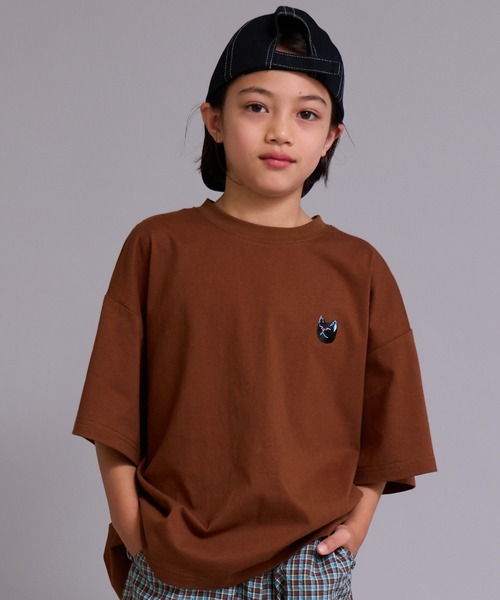 PAIRMANON STREET（ペアマノンストリート）の「【90-160cm】【綿100%】ネコ 刺繍 半袖 Tシャツ【PAIRMANON STREET】（Tシャツ/カットソー・キッズ・ピンク/ブルー/イエロー/ブラウン/オフホワイト/ブラック・130/110/120/150/100/140/160/90）」の3枚目の写真