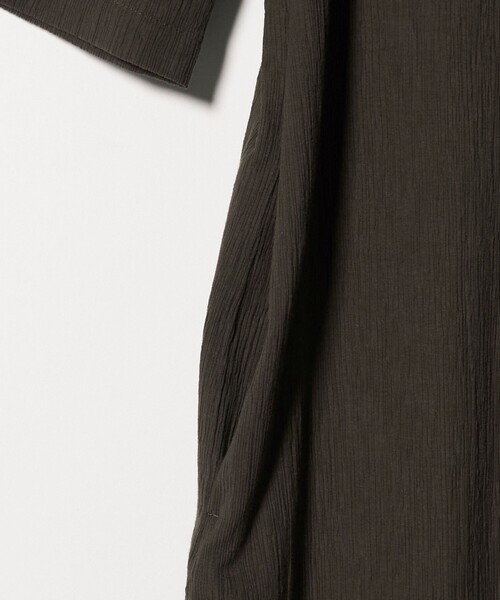 UNITED ARROWS(ユナイテッドアローズ)の「クレープ ストレート ワンピース ‐ウォッシャブル‐(ワンピース・レディース・ブラック/ダークブラウン・36/38)」の17枚目の写真